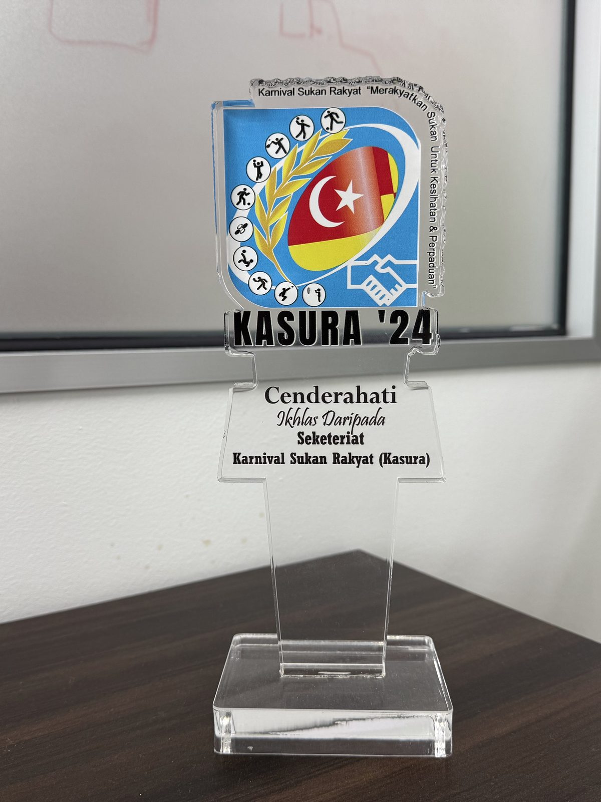 Cenderahati Karnival Sukan Rakyat KASURA 2024 kepada Hasil Perangsang Group